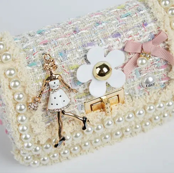 'Miss Belle' Cream Purse - Picture 5 of 5